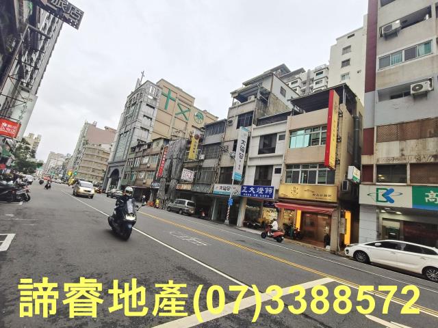 高雄前金透天-4